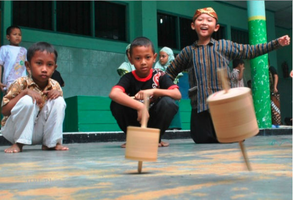 filosofi hidup tradisional permainan anak zaman dulu 