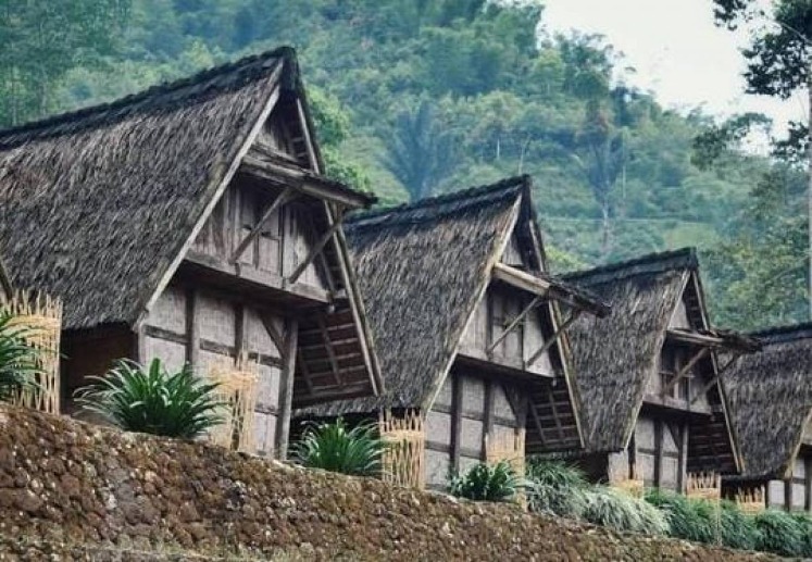 hidup di kampung adat istiadat tradisional 
