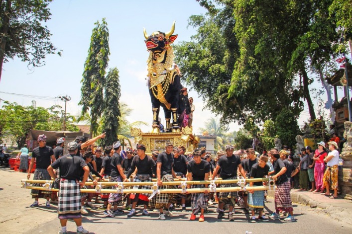 hidup di kampung adat istiadat tradisional 